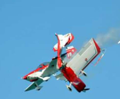 Collisione In Volo Tra Due Aerei Da Turismo Uno E Precipitato L Altro E Atterrato In Sicurezza All Aeroporto Internazionale Di Ottawa